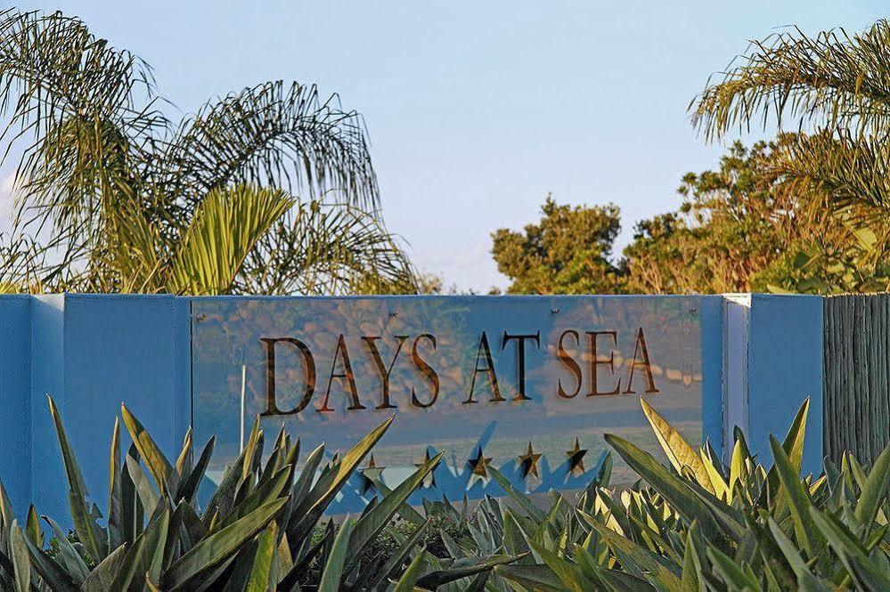 Days At Sea Beach Lodge Trafalgar Bagian luar foto